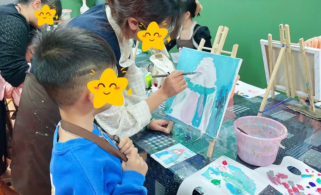 童心妙筆 繪出冬季丨愛維親子訓(xùn)練營(yíng)在紅河開啟冬日甜蜜時(shí)刻!